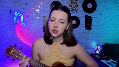 Snapshot of glo_lo chatting on 02/13/25, 11:06 Bye everybody Ill be online Monday December 2nd Saturday and Sunday off online show from 02/13/25, 11:06