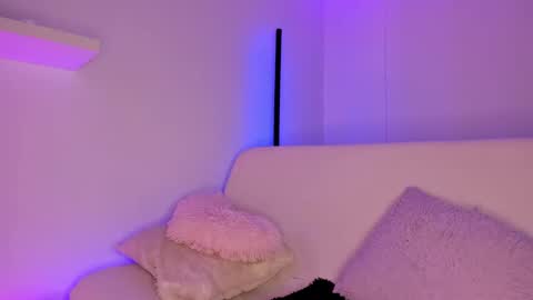 Mimi online show from 12/09/24, 03:44