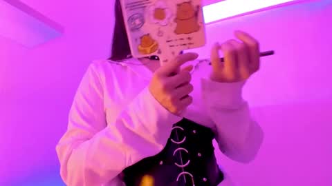 Mimi online show from 09/23/25, 05:05