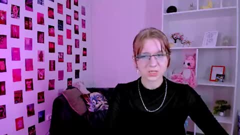 Snapshot of gloria_bubble chatting on 06/16/26, 07:05 your dream online show from 06/16/26, 07:05