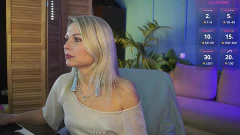 Gloria online show from 10/17/25, 10:40