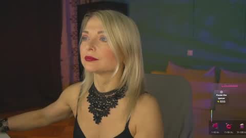 Snapshot of gloria_lovely chatting on 05/05/26, 11:18 Gloria online show from 05/05/26, 11:18