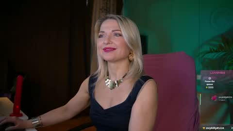Snapshot of gloria_lovely chatting on 05/28/26, 11:18 Gloria online show from 05/28/26, 11:18