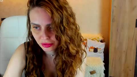 Snapshot of gloria_wood chatting on 04/30/26, 08:57 Gloria Wood online show from 04/30/26, 08:57