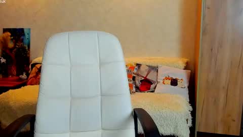 Snapshot of gloria_wood chatting on 05/07/26, 09:09 Gloria Wood online show from 05/07/26, 09:09