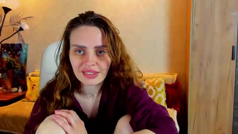 Snapshot of gloria_wood chatting on 05/27/26, 07:00 Gloria Wood online show from 05/27/26, 07:00