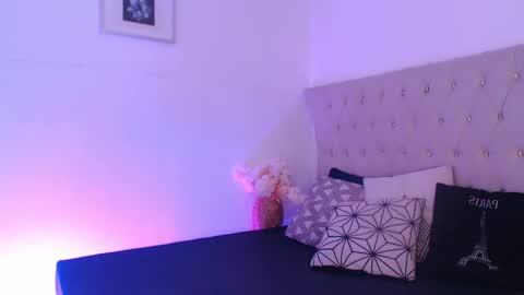 Snapshot of glory_shine chatting on 11/11/25, 12:49 Glory online show from 11/11/25, 12:49