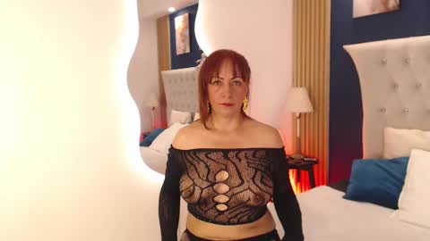 Snapshot of glory_shine chatting on 02/28/26, 01:01 Glory online show from 02/28/26, 01:01