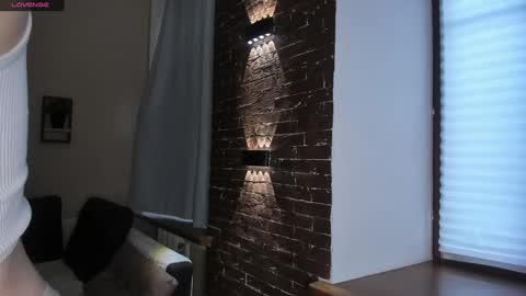 Ann Eliz and Gigi online show from 02/18/26, 02:02