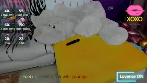 Snapshot of glowmimi chatting on 05/26/26, 04:36 Mia online show from 05/26/26, 04:36