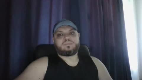 Snapshot of glusgan chatting on 05/06/26, 07:24 Your boy online show from 05/06/26, 07:24
