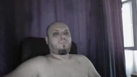 Snapshot of glusgan chatting on 05/16/26, 01:10 Your boy online show from 05/16/26, 01:10