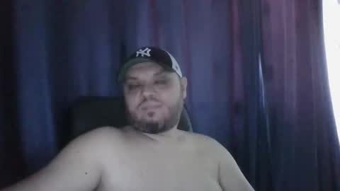 Snapshot of glusgan chatting on 06/08/26, 08:15 Your boy online show from 06/08/26, 08:15