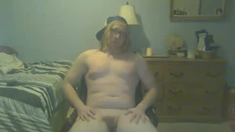 Snapshot of gnger31foru chatting on 12/08/24, 01:46 Steven Meadow online show from 12/08/24, 01:46