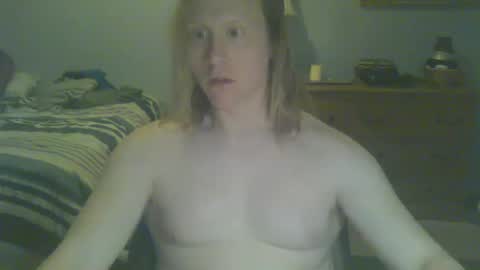 Snapshot of gnger31foru chatting on 01/17/25, 12:52 Steven Meadow online show from 01/17/25, 12:52