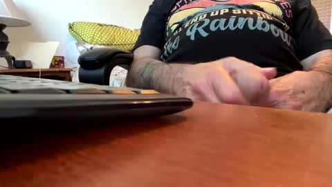 Snapshot of gngnxxx chatting on 10/06/25, 12:13 gngnxxx online show from 10/06/25, 12:13