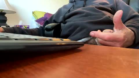 Snapshot of gngnxxx chatting on 10/10/25, 12:26 gngnxxx online show from 10/10/25, 12:26