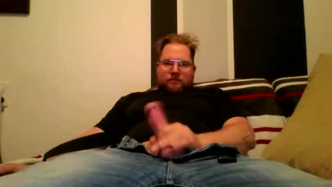 gnik_labinnah online show from 10/14/25, 03:57