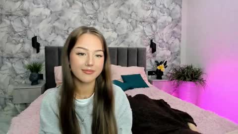 Lina online show from 11/12/25, 08:26