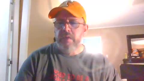 Snapshot of gobey33 chatting on 09/28/25, 02:55 IDKIDCIDGAF online show from 09/28/25, 02:55