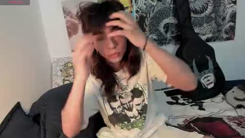 Snapshot of god_dereck chatting on 07/05/26, 09:44 god_dereck online show from 07/05/26, 09:44