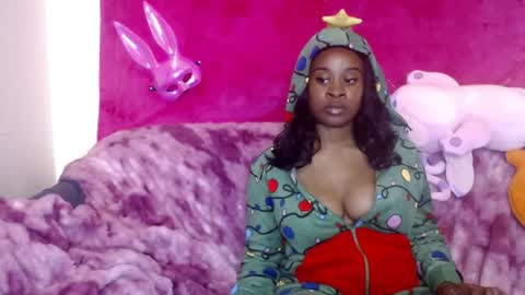 Snapshot of goddess_aaliyah chatting on 12/24/24, 12:44 goddess_aaliyah online show from 12/24/24, 12:44