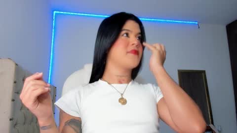 Snapshot of goddess_ariluz chatting on 02/03/25, 07:31 Ariluz online show from 02/03/25, 07:31