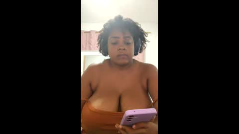 Snapshot of goddess_carrie chatting on 06/11/26, 04:10 GoddessCarrie online show from 06/11/26, 04:10