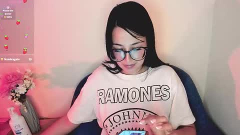 M A R T I N A  online show from 11/25/25, 12:21