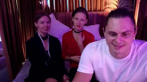   330 UTC2 girls   online show from 01/17/26, 04:39