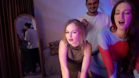   330 UTC2 girls   online show from 03/15/26, 05:46