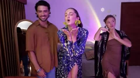   330 UTC2 girls   online show from 03/31/26, 03:30