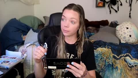 Patricia Mars           Goddess of Mars twitter thegoddessmindy online show from 01/23/25, 03:22