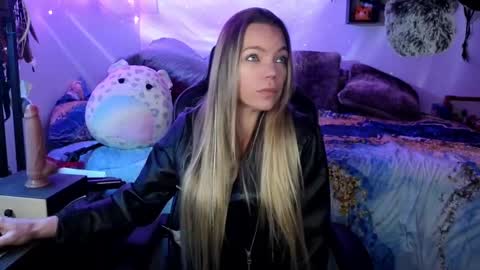 Patricia Mars           Goddess of Mars twitter thegoddessmindy online show from 03/11/25, 11:12