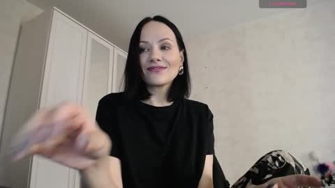 Snapshot of goddess_perfect_legs chatting on 11/27/25, 11:34 Oksana online show from 11/27/25, 11:34