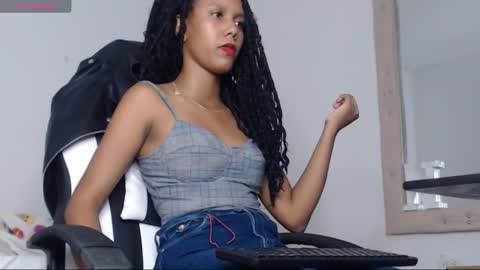 goddess_valen online show from 11/25/25, 04:18