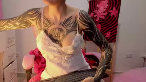 vee online show from 04/17/26, 03:09