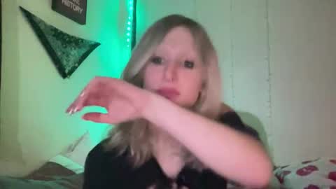 Snapshot of goddessalison chatting on 01/09/26, 02:14 goddessalison online show from 01/09/26, 02:14