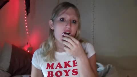 Snapshot of goddessalison chatting on 01/11/26, 04:12 goddessalison online show from 01/11/26, 04:12