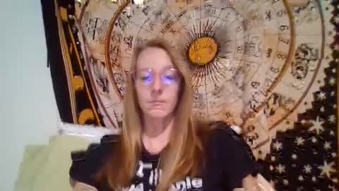 Snapshot of goddesschloexo chatting on 09/30/25, 02:49 GoddessChloexo online show from 09/30/25, 02:49