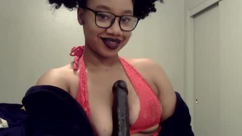 Snapshot of goddessdaisysky chatting on 12/21/25, 06:48 Goddess Daisy Sky online show from 12/21/25, 06:48