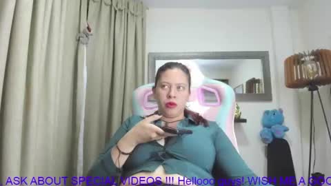 Snapshot of goddessjessica_roger chatting on 06/18/26, 04:46 Goddess Jessica and slave Roger online show from 06/18/26, 04:46
