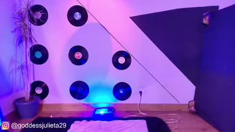 Julieta online show from 03/18/26, 06:44