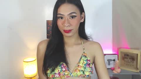Snapshot of goddessnianxx chatting on 10/26/25, 01:11 Kyla and Nian online show from 10/26/25, 01:11