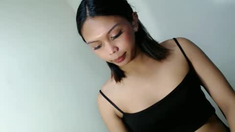 MISS LOVELY online show from 04/30/26, 08:57