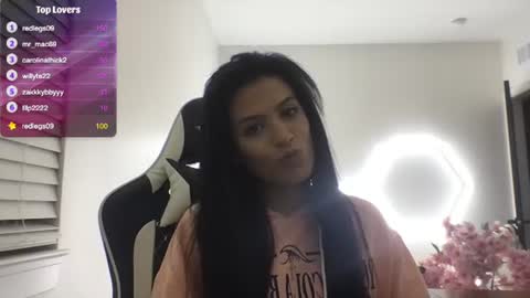 Snapshot of goddessreyna chatting on 06/24/26, 02:32 Goddess Reyna online show from 06/24/26, 02:32