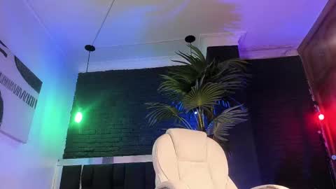 HUAN online show from 02/21/25, 09:34