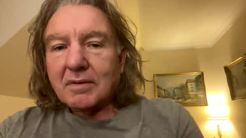 goingtobed198749 online show from 10/24/25, 05:42