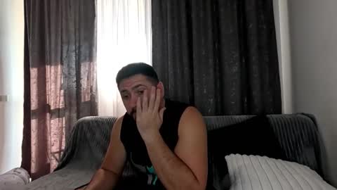 gold_alpha_boy online show from 10/22/25, 11:32