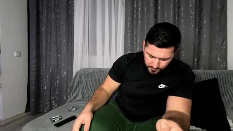 gold_alpha_boy online show from 11/20/25, 04:18